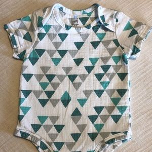 Aden geometric print muslin onsie
